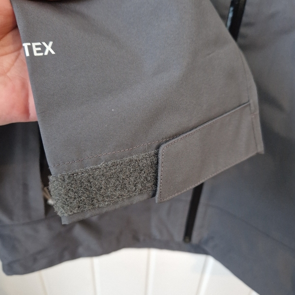 Berghaus Goretex Paclite Dynak Jacket Hardshell Size 10 Walking Hiking RRP £170 - Picture 7 of 13